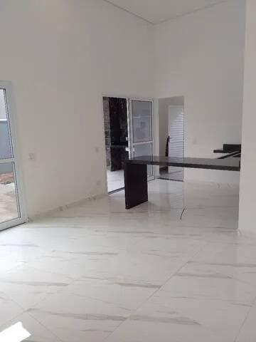 Casa de Condomínio à venda com 3 quartos, 136m² - Foto 2