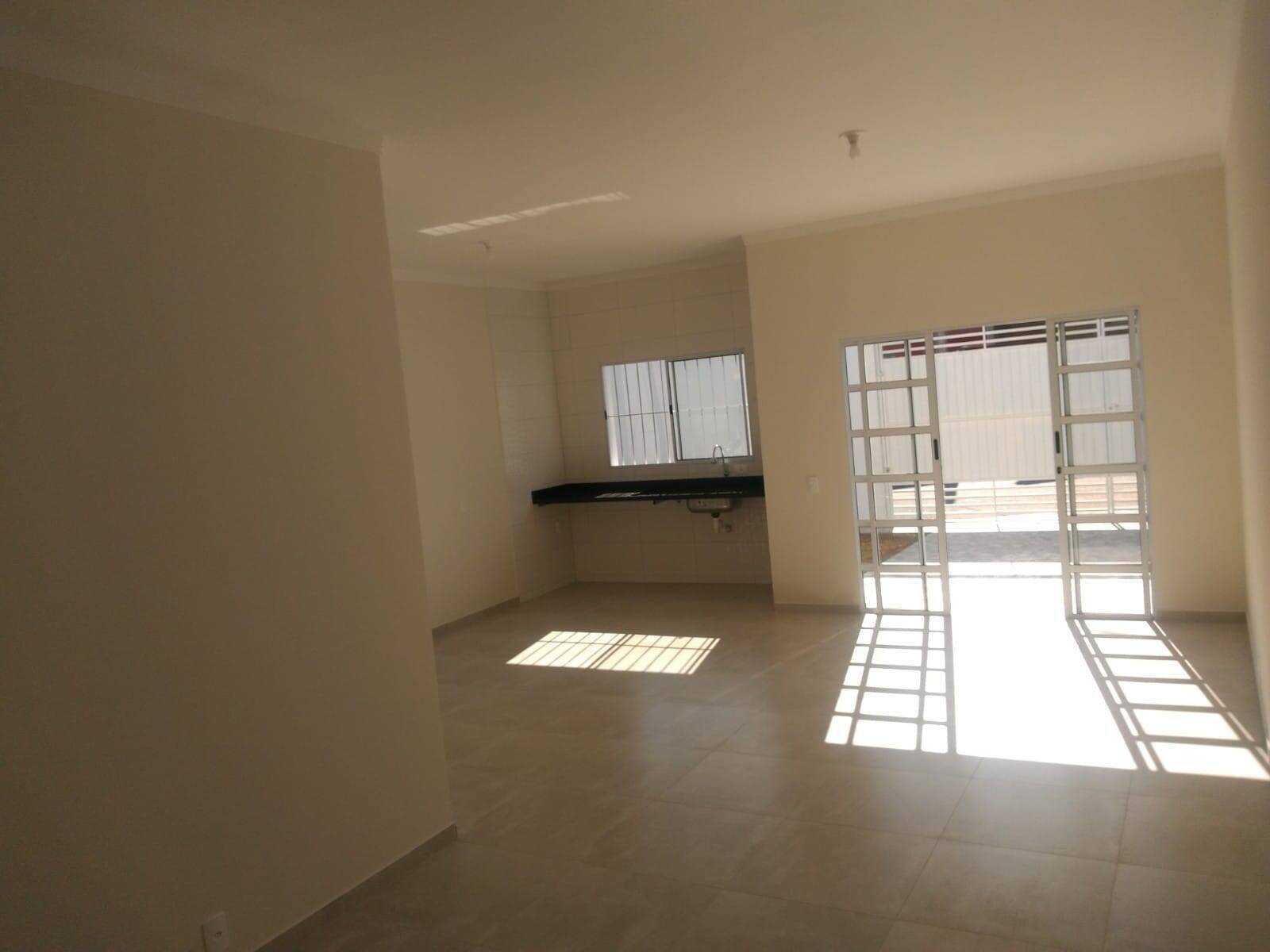 Casa à venda com 3 quartos, 94m² - Foto 2