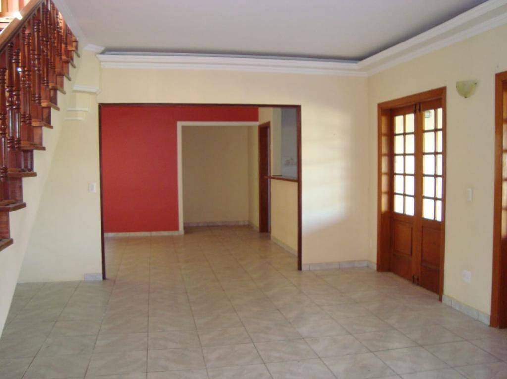 Casa à venda com 2 quartos, 180m² - Foto 4