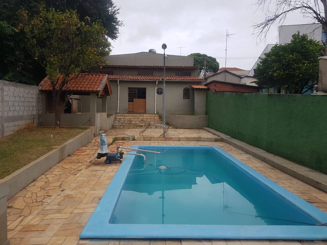 Casa à venda com 3 quartos, 458m² - Foto 1