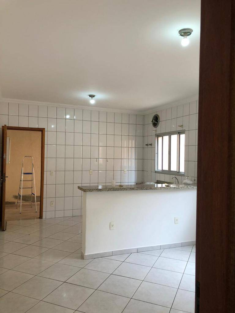 Casa à venda com 5 quartos, 170m² - Foto 3