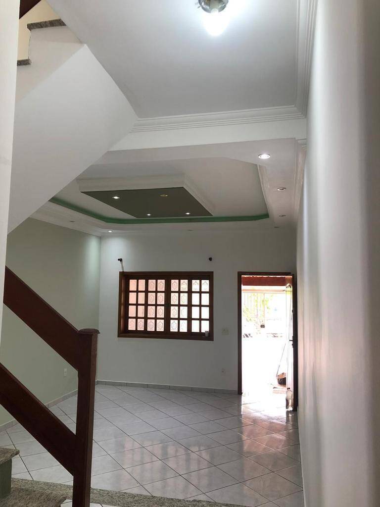 Casa à venda com 5 quartos, 170m² - Foto 2