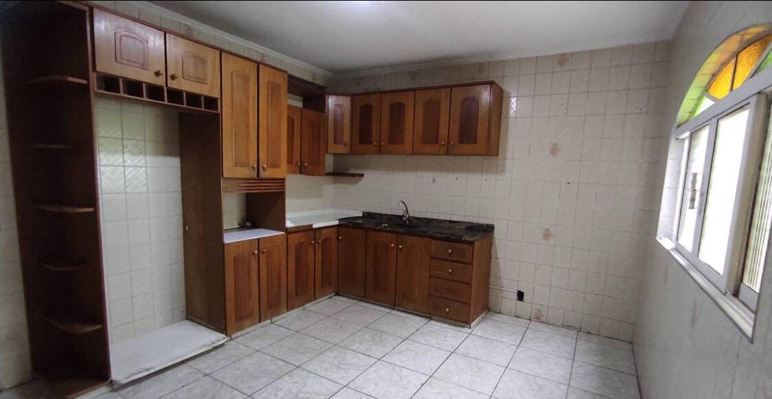 Casa à venda com 2 quartos, 138m² - Foto 2