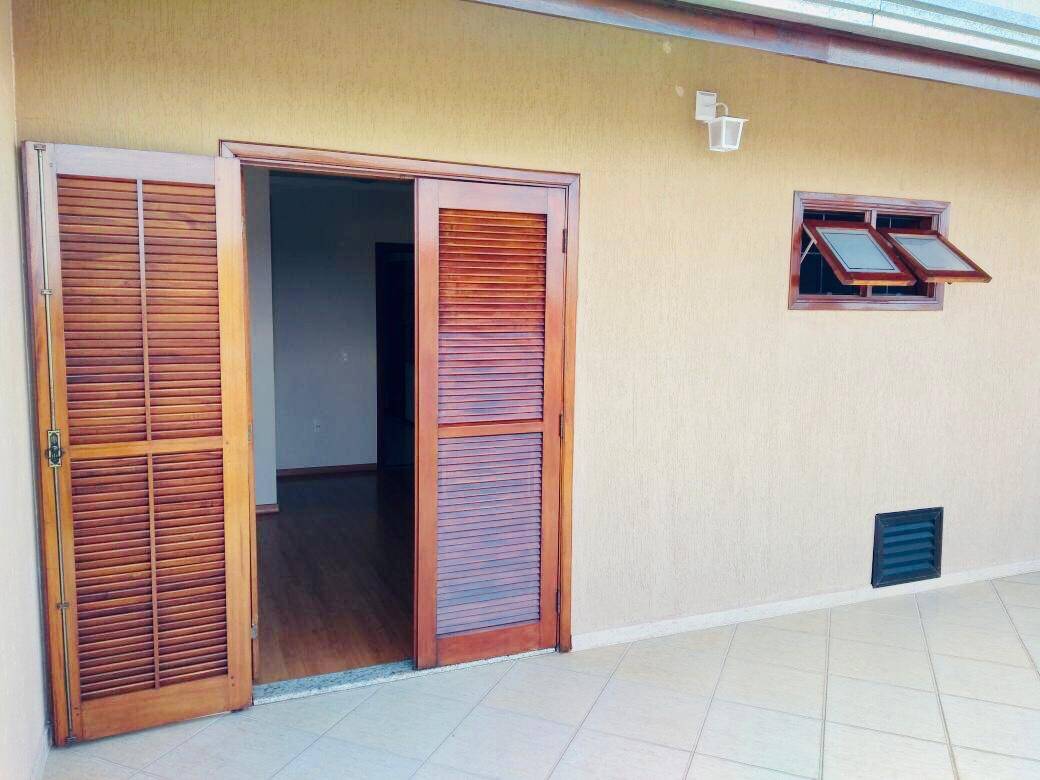 Casa à venda com 3 quartos, 200m² - Foto 15