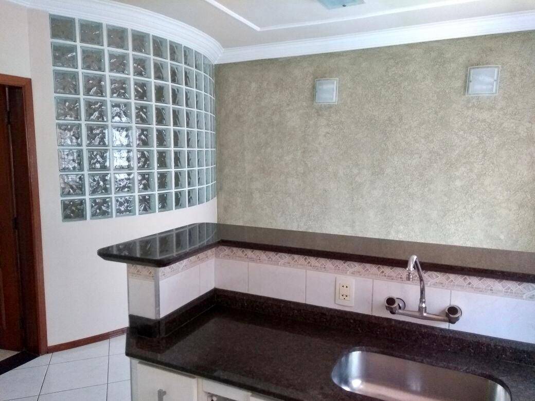 Casa à venda com 3 quartos, 200m² - Foto 3