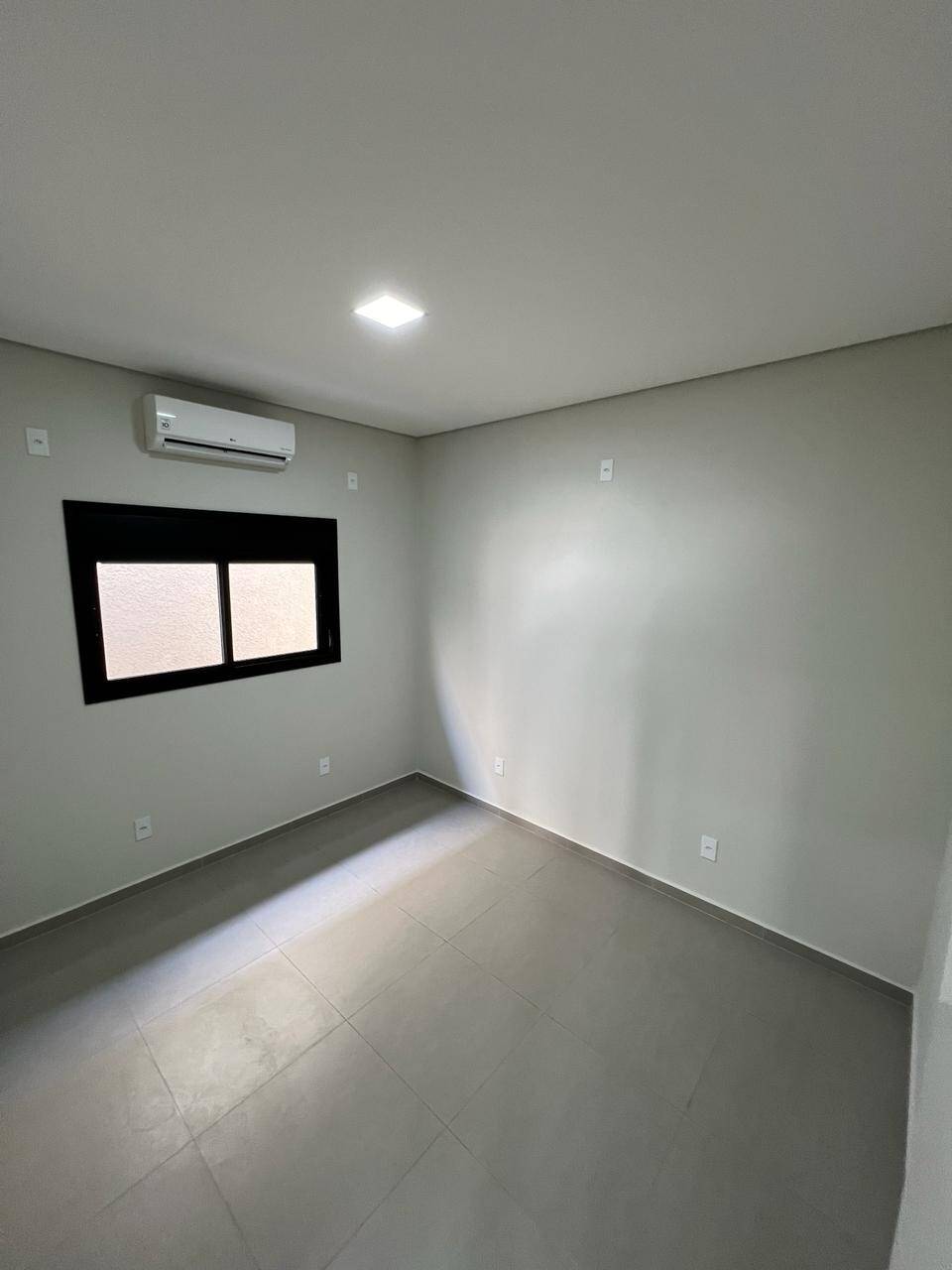 Casa à venda com 3 quartos, 169m² - Foto 7