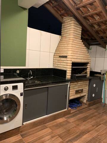 Casa à venda com 2 quartos, 140m² - Foto 1