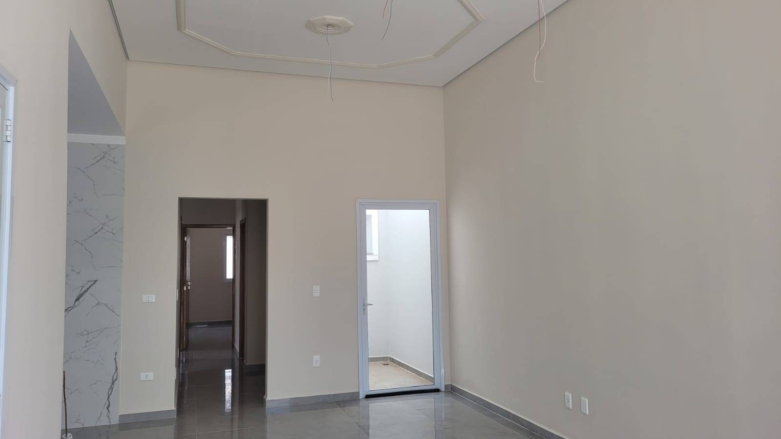 Casa à venda com 3 quartos, 140m² - Foto 2