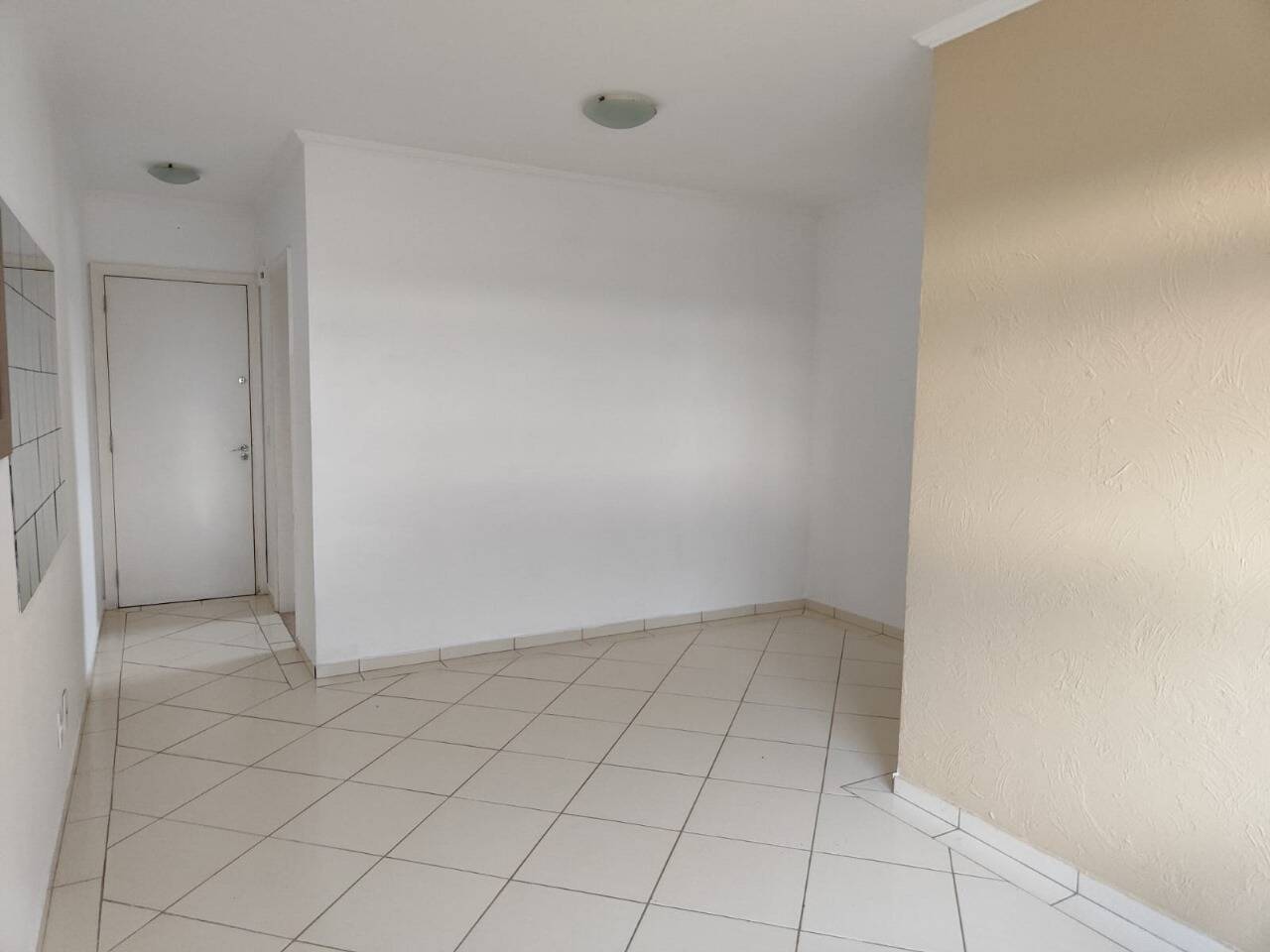 Apartamento à venda com 3 quartos, 70m² - Foto 3