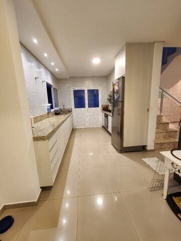 Casa à venda com 3 quartos, 240m² - Foto 5