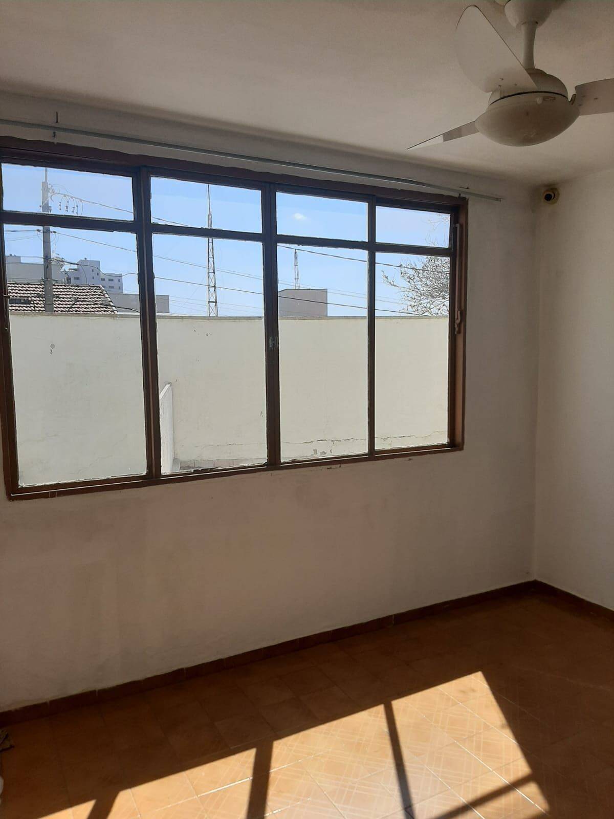 Casa para alugar com 1 quarto, 80m² - Foto 2