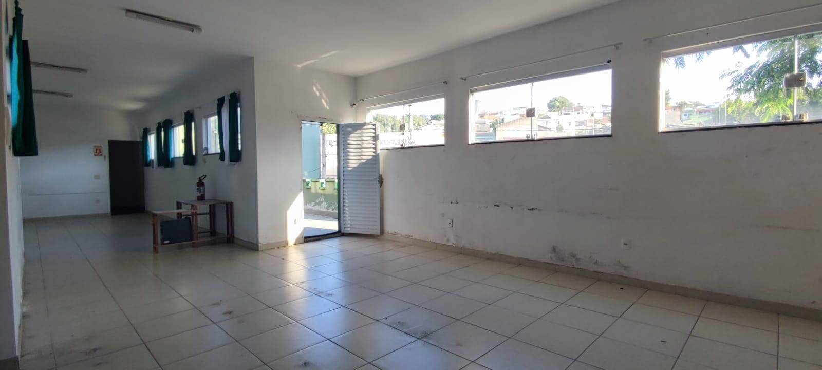 Casa à venda com 2 quartos, 318m² - Foto 9