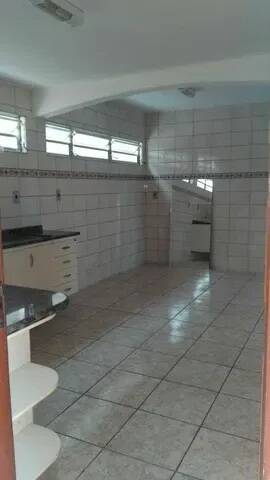 Casa à venda com 4 quartos, 167m² - Foto 4