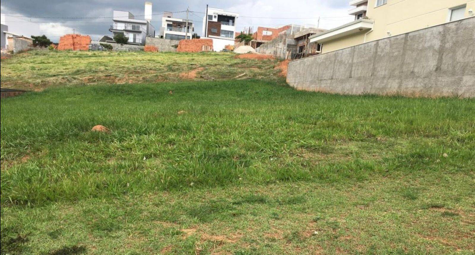 Terreno à venda, 374m² - Foto 1