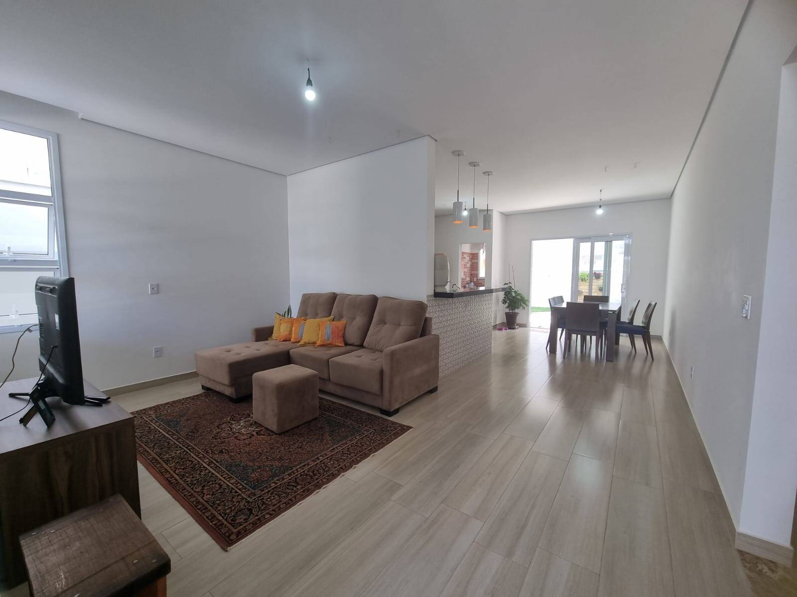 Casa de Condomínio à venda com 3 quartos, 147m² - Foto 2