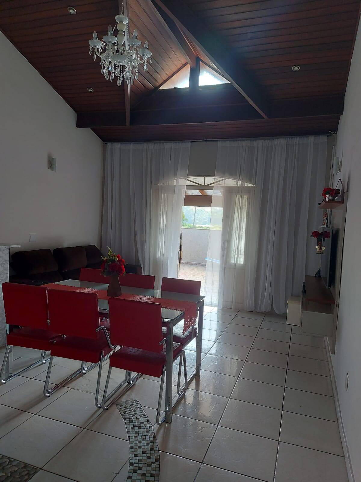 Casa à venda com 3 quartos, 155m² - Foto 1