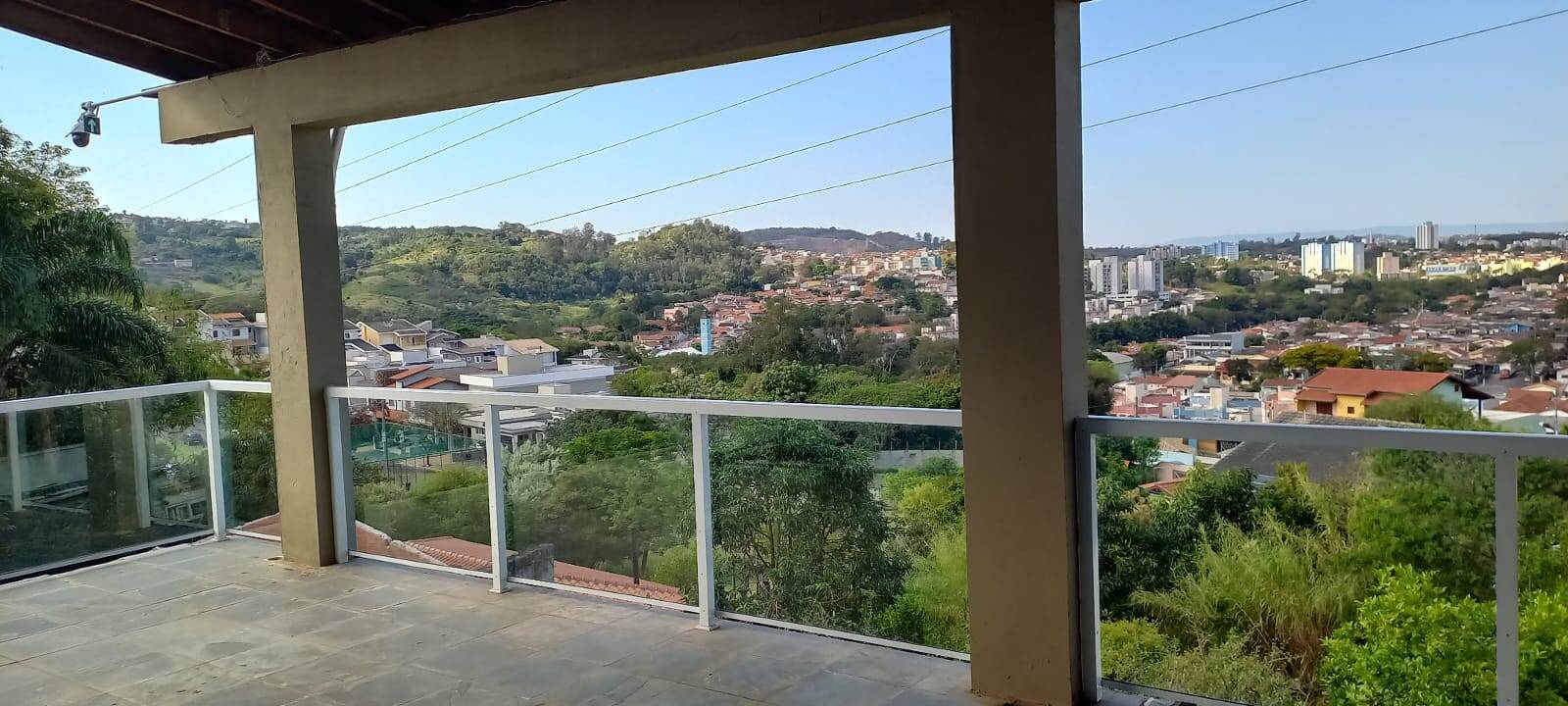 Casa à venda com 3 quartos, 260m² - Foto 1