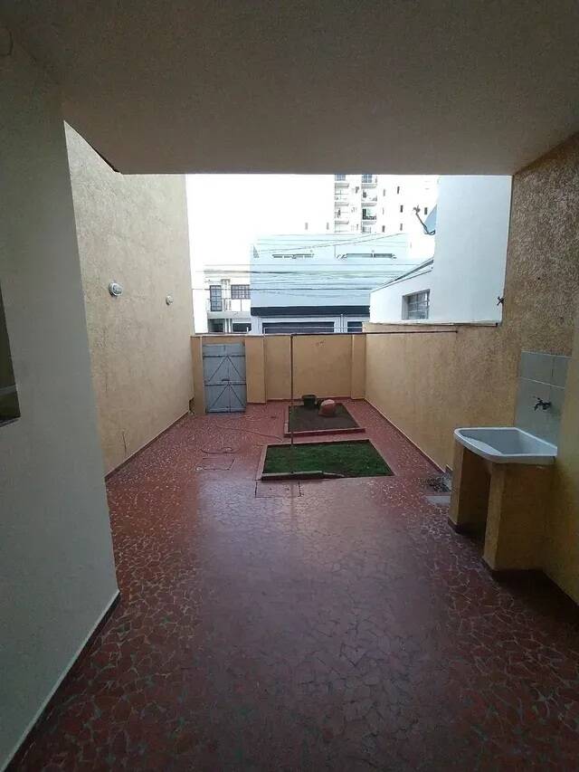 Casa à venda com 4 quartos, 200m² - Foto 10