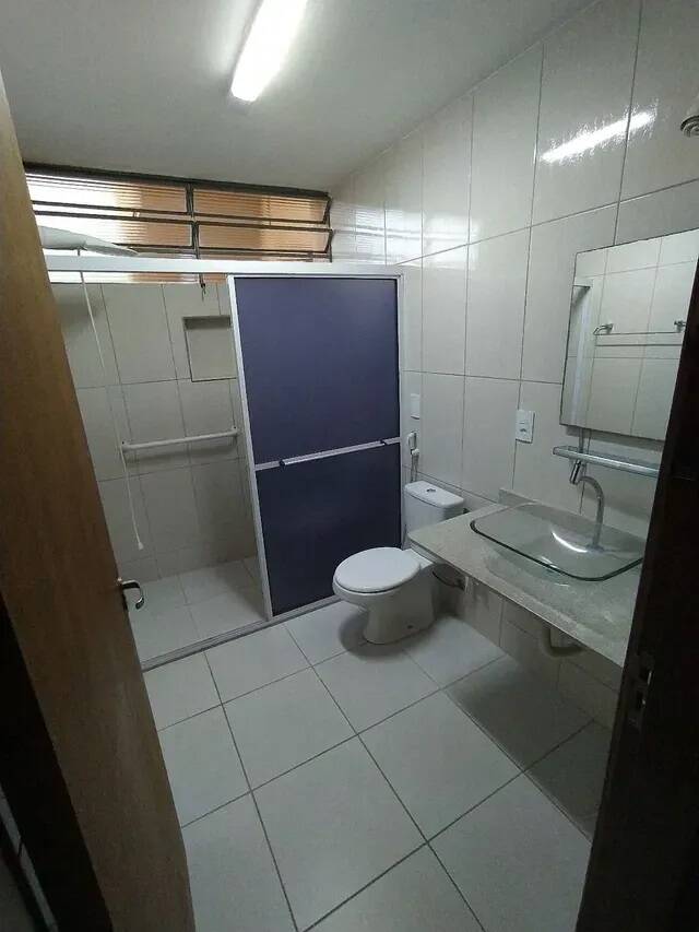 Casa à venda com 4 quartos, 200m² - Foto 11