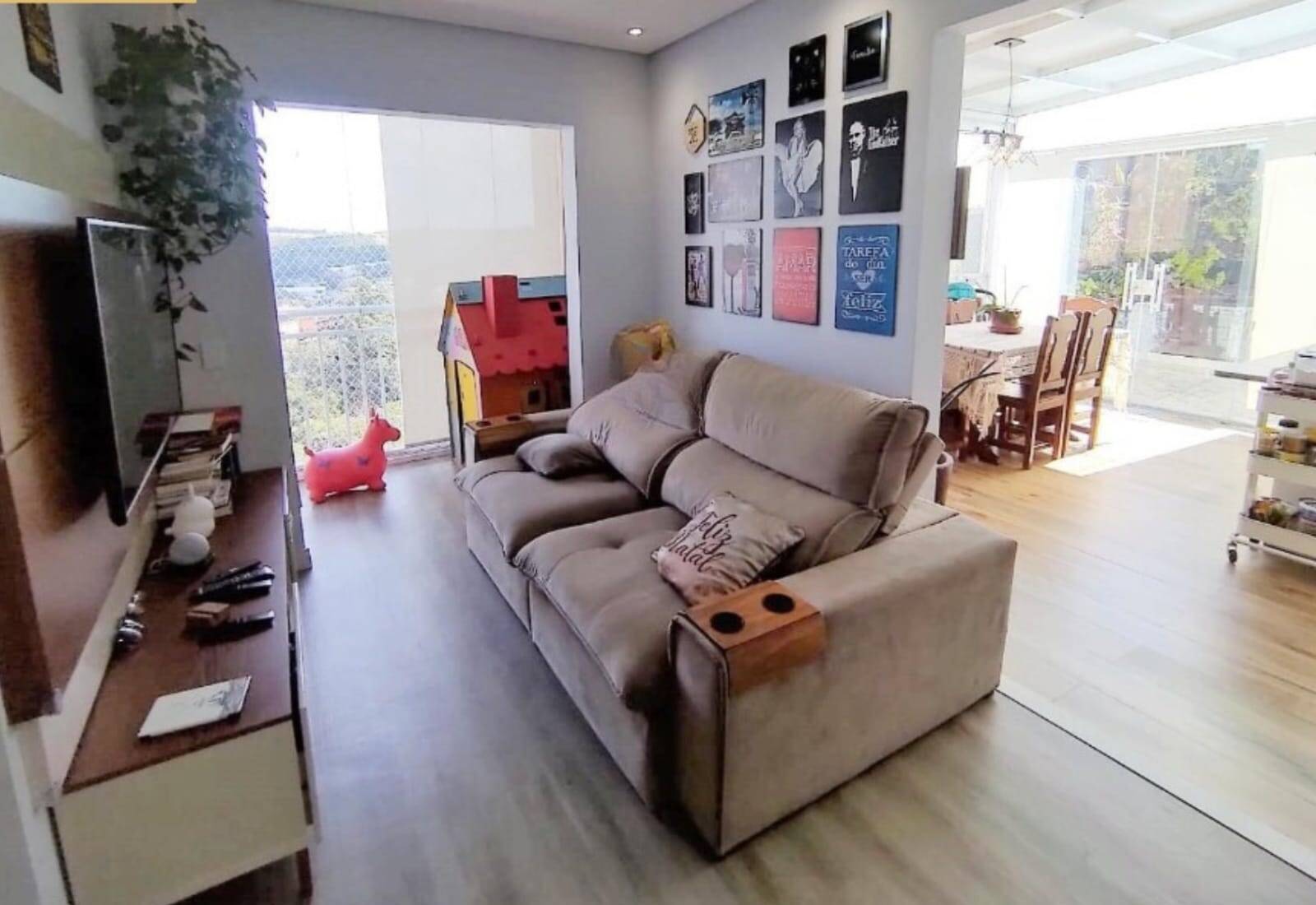 Apartamento à venda com 3 quartos, 83m² - Foto 2