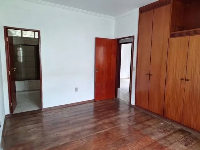 Casa à venda com 3 quartos, 236m² - Foto 9