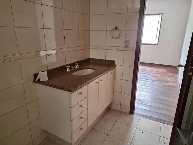 Casa à venda com 3 quartos, 236m² - Foto 14