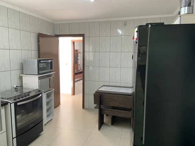 Casa à venda com 3 quartos, 149m² - Foto 2