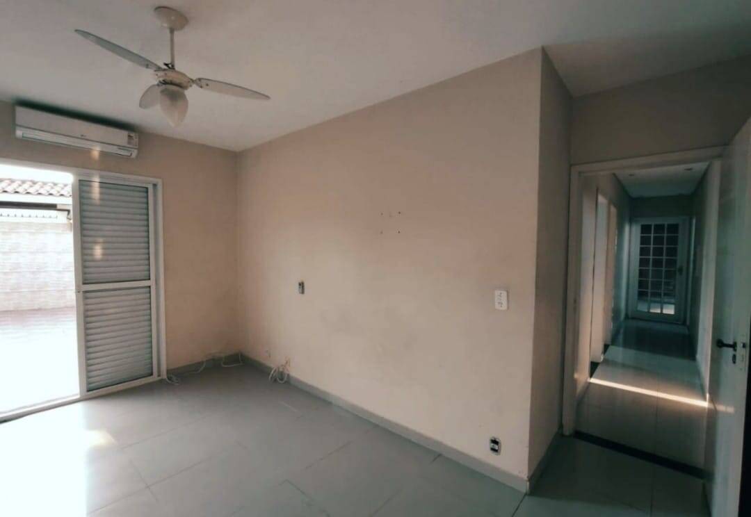 Casa para alugar com 3 quartos, 200m² - Foto 5