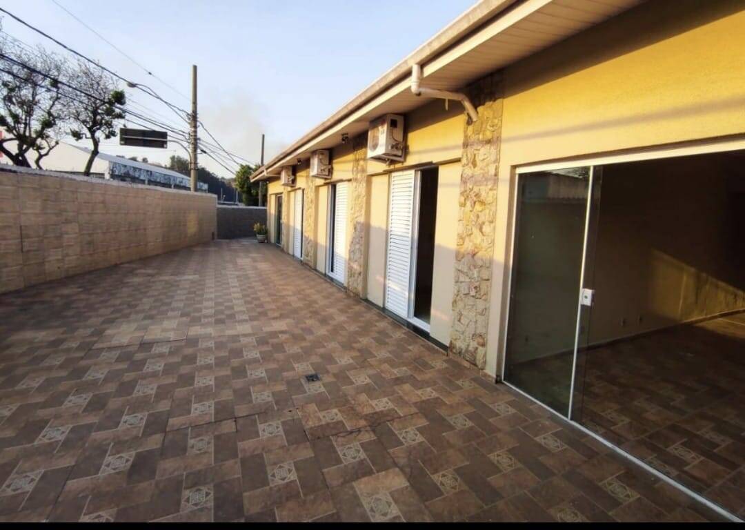 Casa para alugar com 3 quartos, 200m² - Foto 7