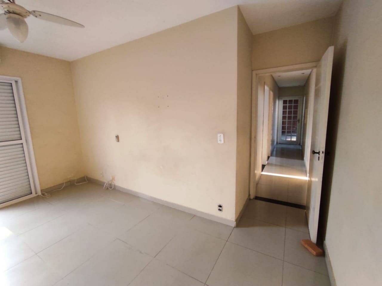 Casa para alugar com 3 quartos, 200m² - Foto 10