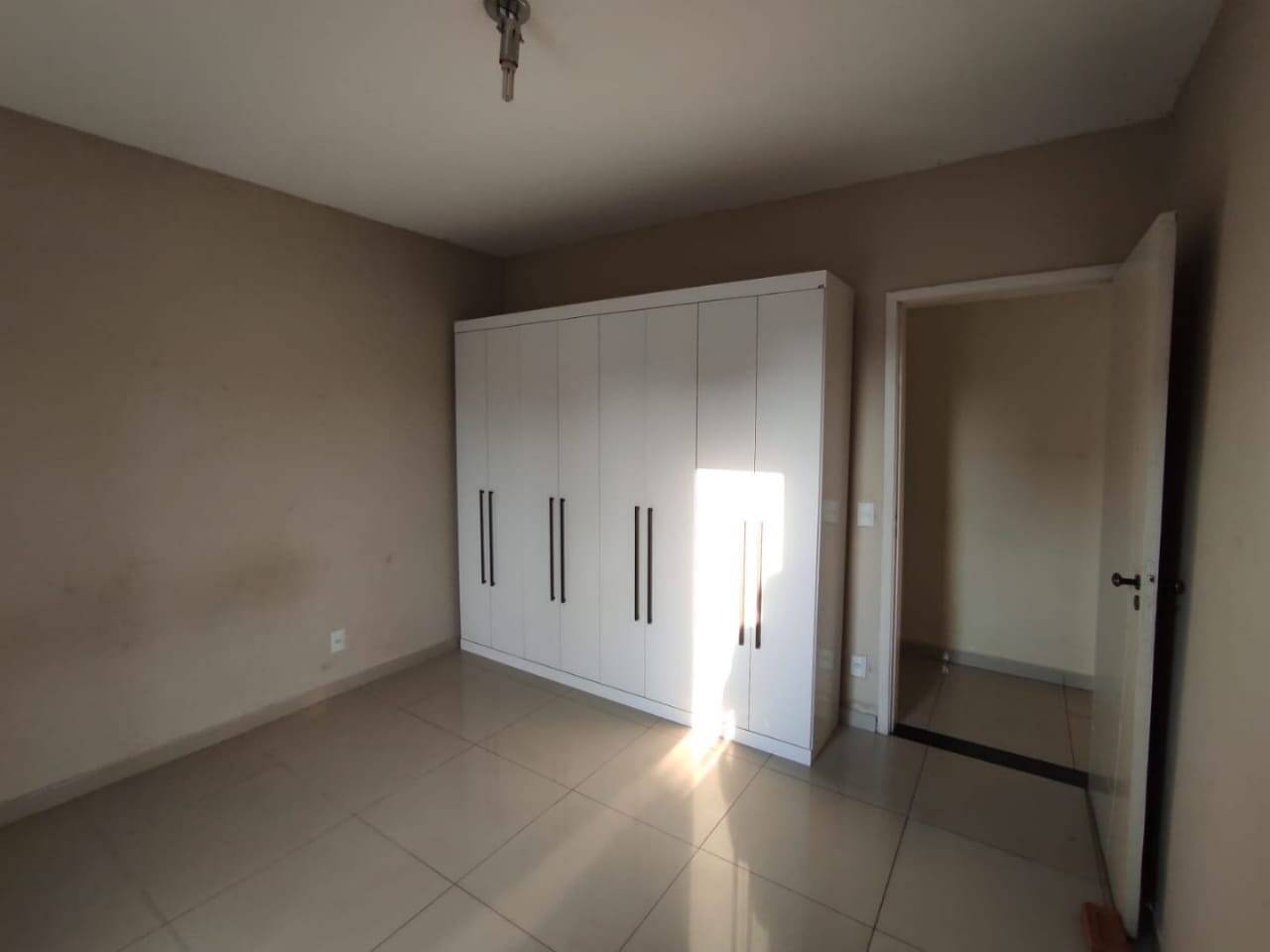 Casa para alugar com 3 quartos, 200m² - Foto 11