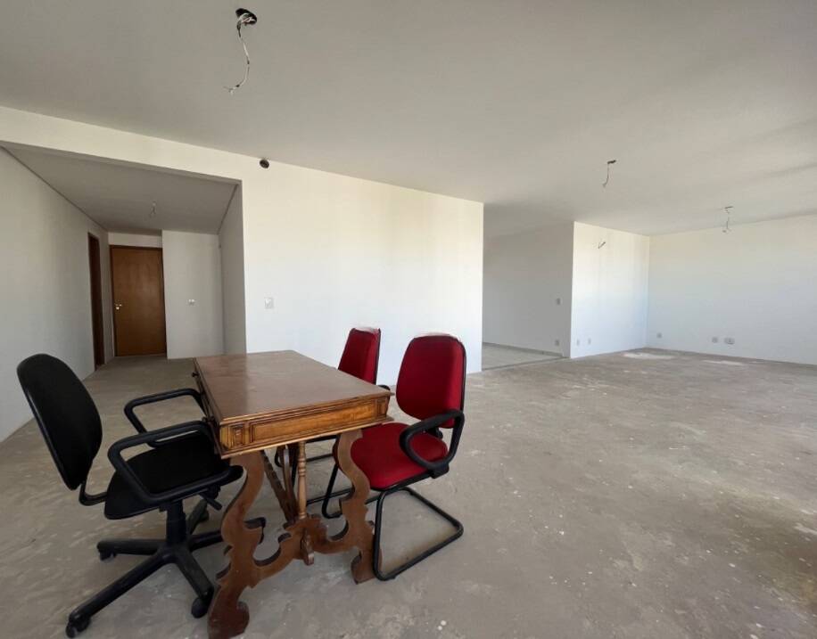 Apartamento à venda com 4 quartos, 230m² - Foto 10