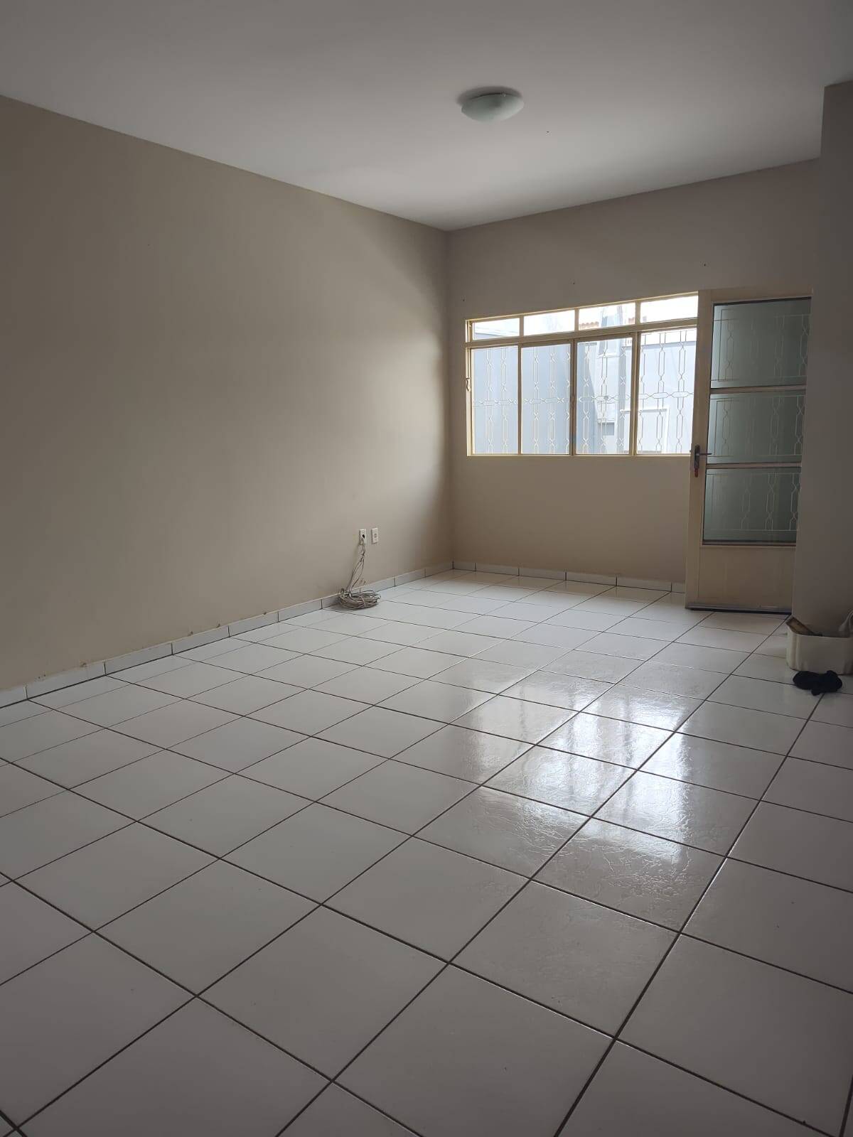 Casa para alugar com 3 quartos, 123m² - Foto 1