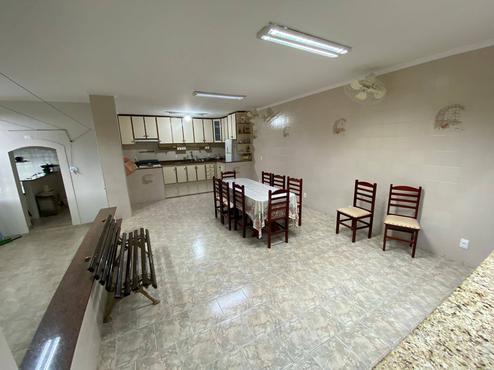 Sobrado para alugar com 5 quartos, 300m² - Foto 2