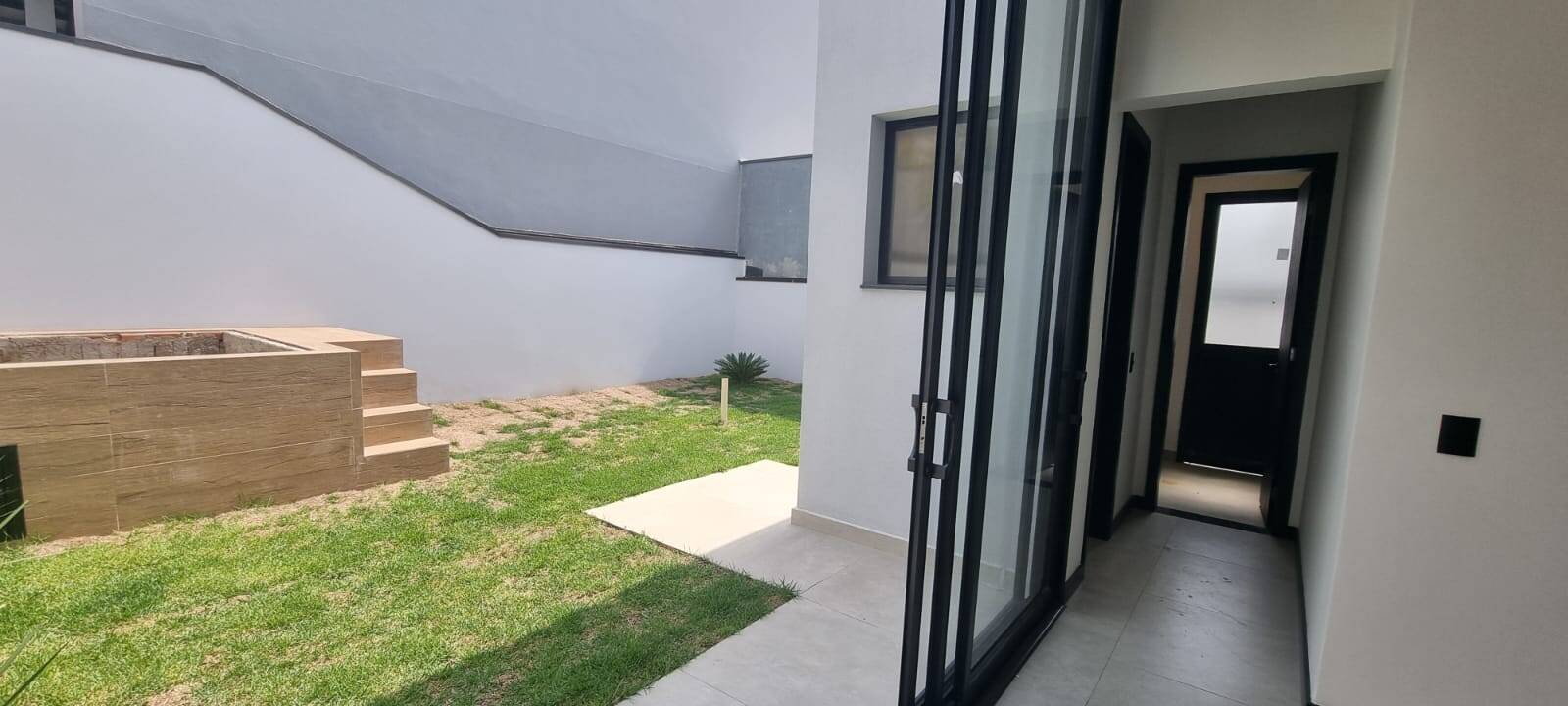 Casa de Condomínio à venda com 3 quartos, 156m² - Foto 1