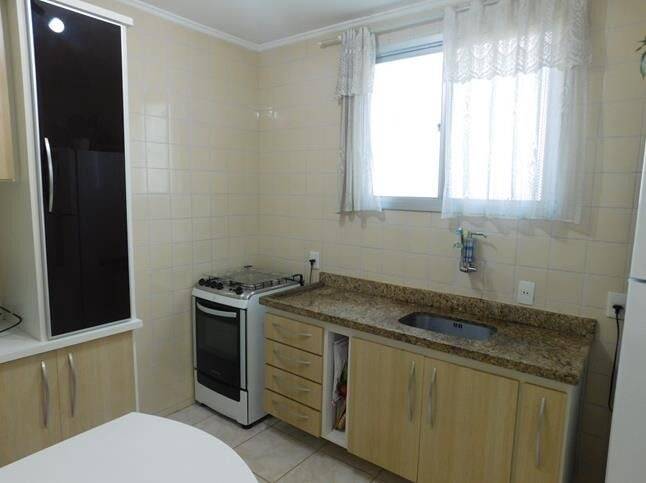 Apartamento à venda com 2 quartos, 76m² - Foto 4