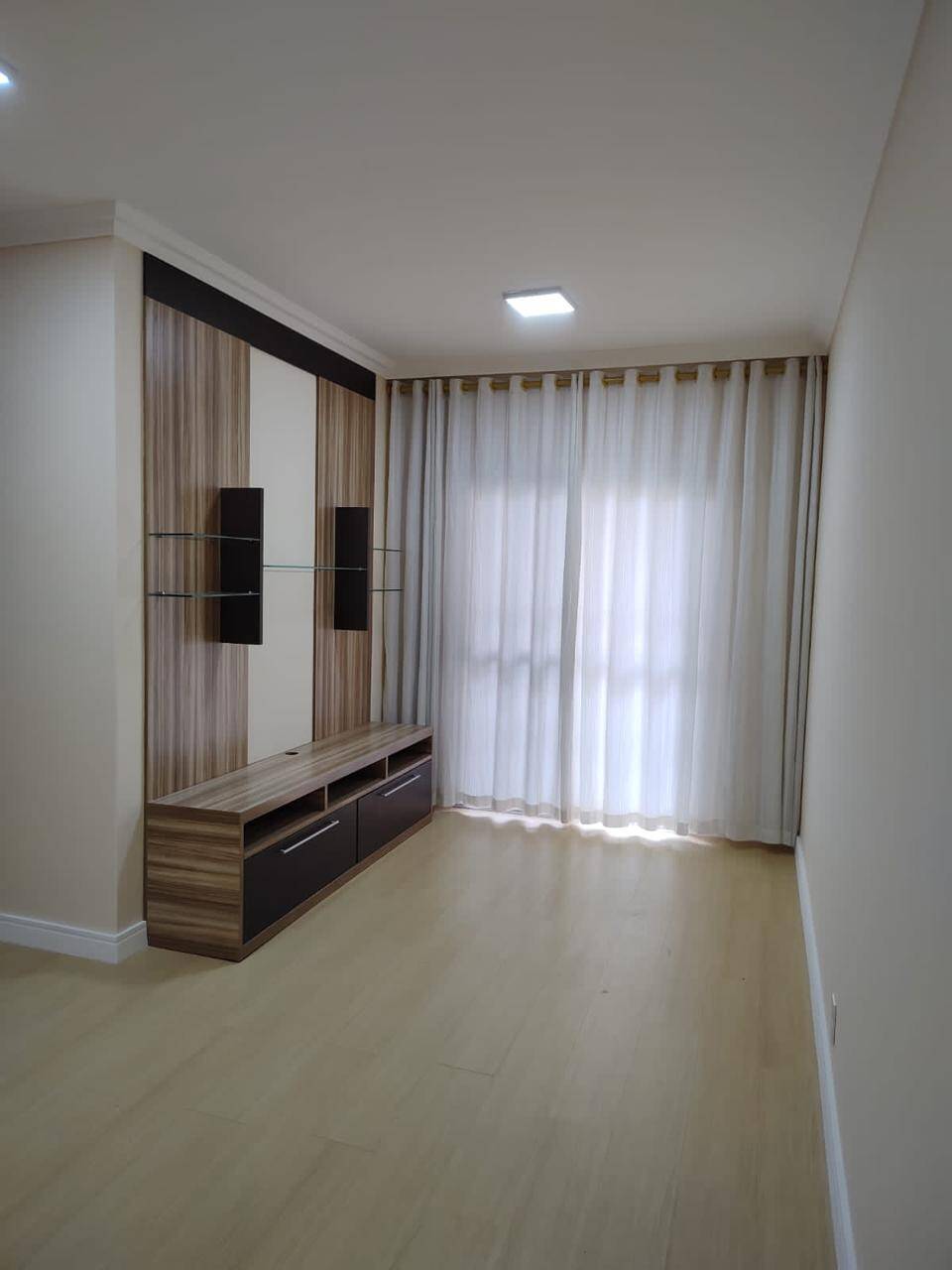 Apartamento à venda com 2 quartos, 72m² - Foto 4