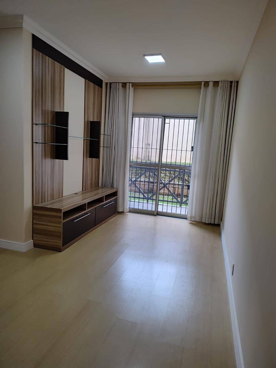 Apartamento à venda com 2 quartos, 72m² - Foto 1