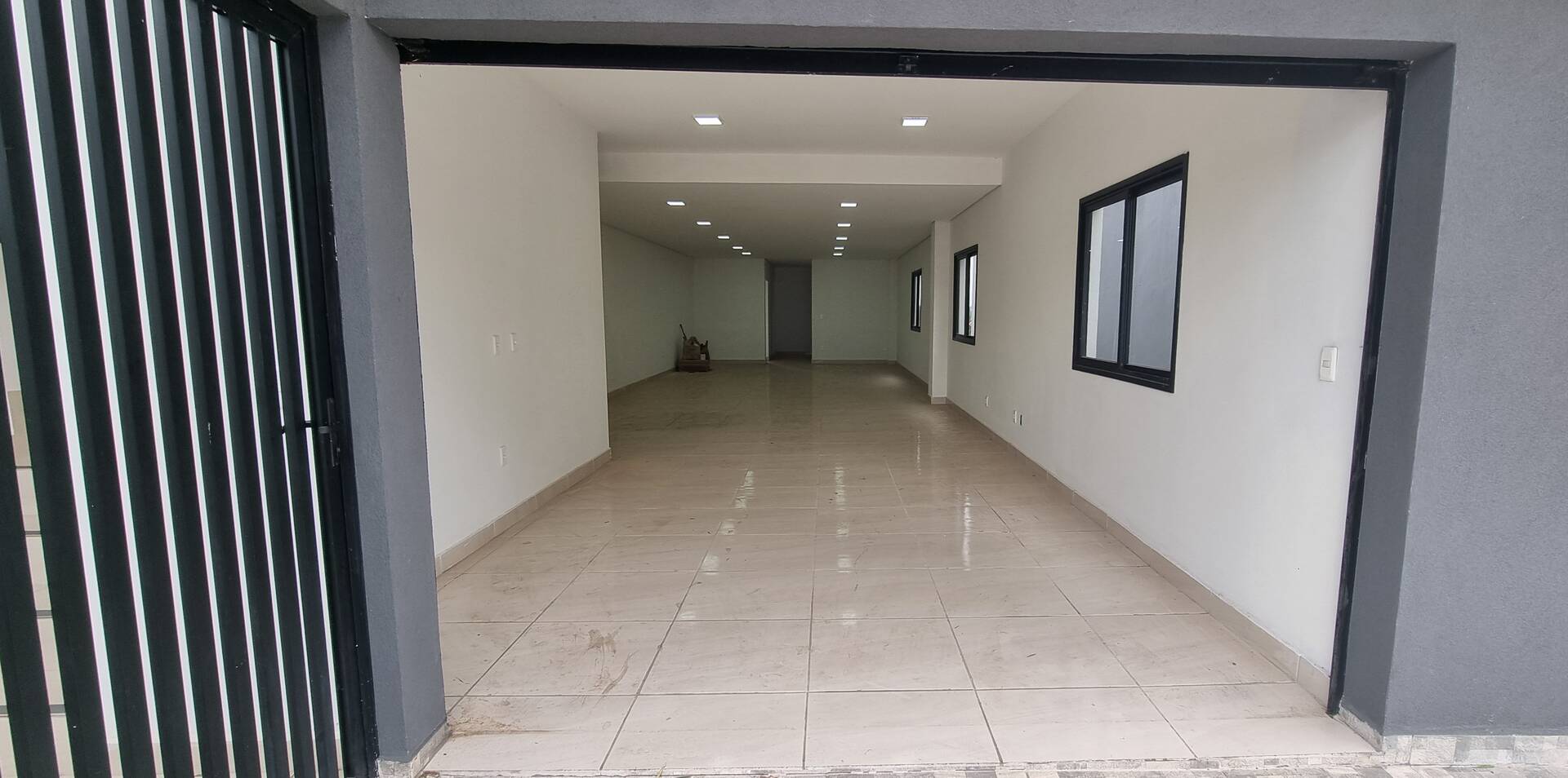 Prédio Inteiro para alugar, 120m² - Foto 1