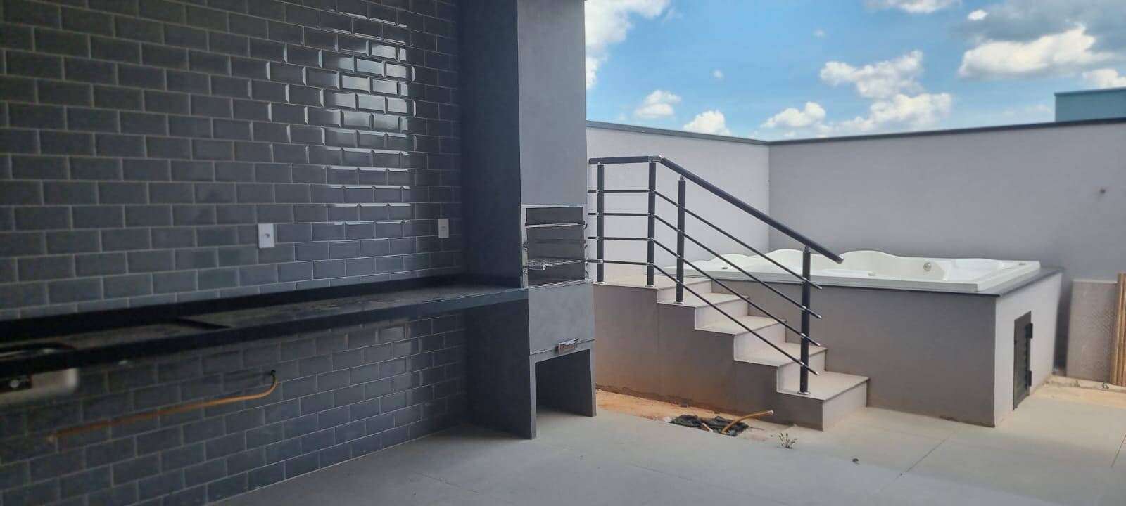 Casa de Condomínio à venda com 3 quartos, 156m² - Foto 1