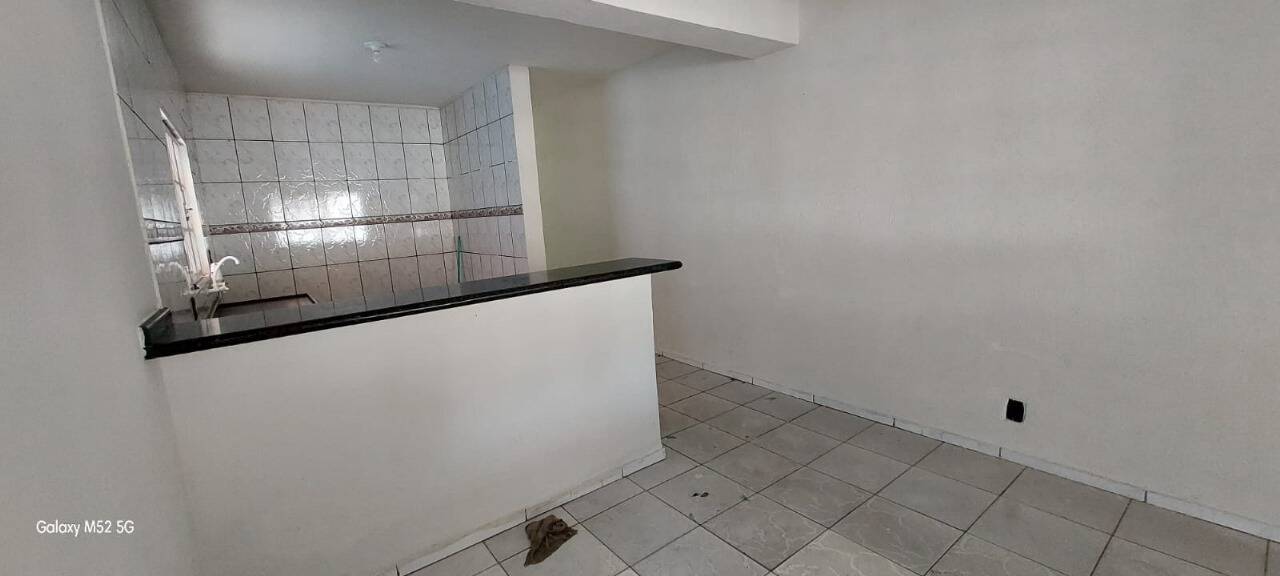 Casa à venda com 2 quartos, 165m² - Foto 1