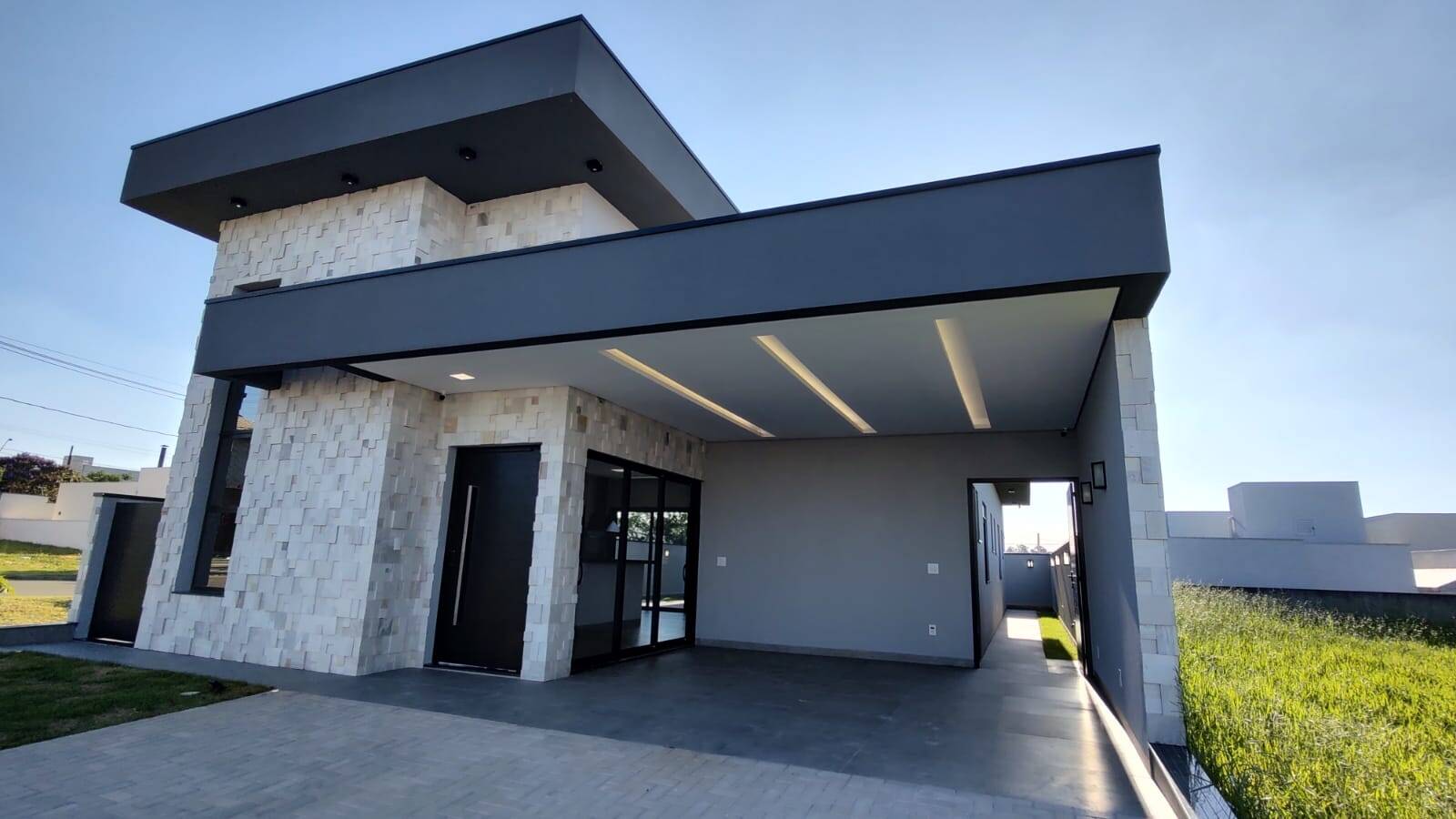 Casa de Condomínio à venda com 3 quartos, 147m² - Foto 1