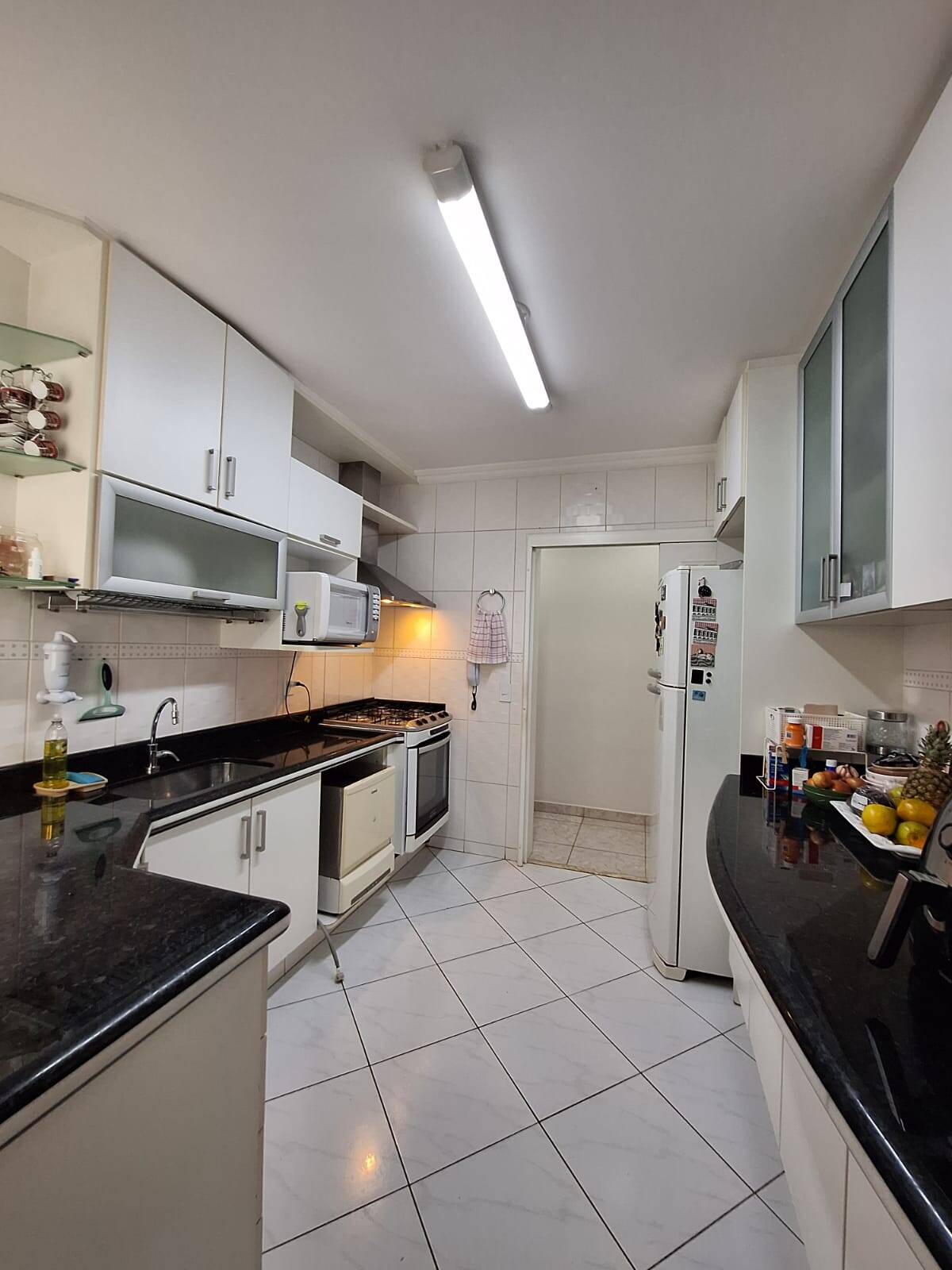 Apartamento à venda com 3 quartos, 87m² - Foto 2