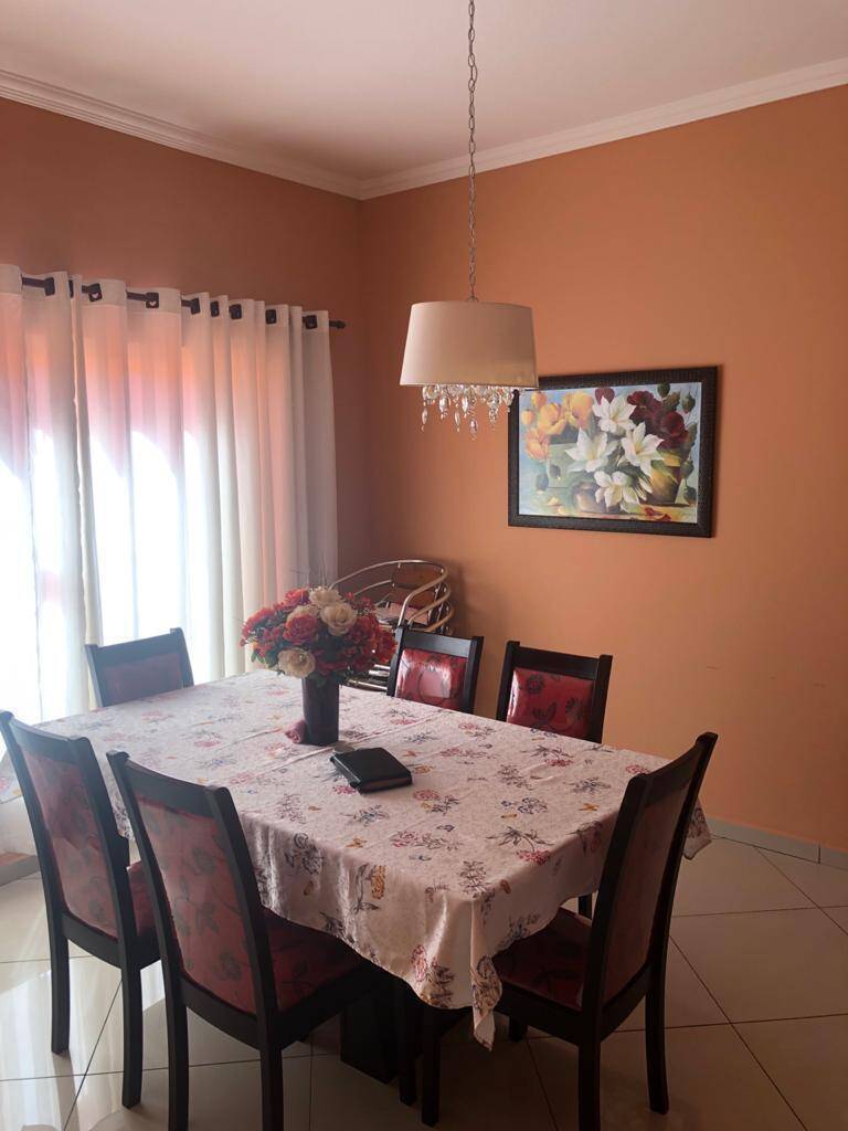 Casa à venda com 3 quartos, 250m² - Foto 4