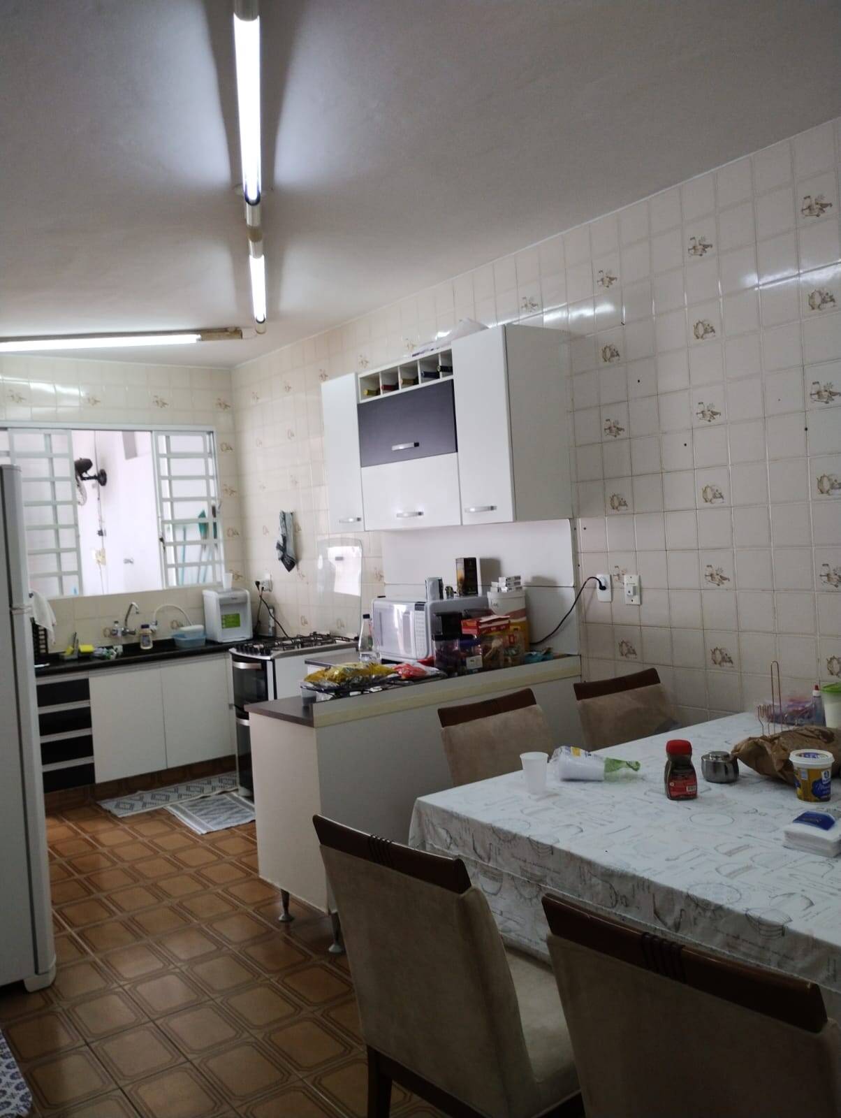 Casa à venda com 3 quartos, 161m² - Foto 1