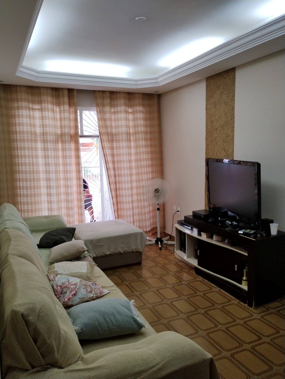 Casa à venda com 3 quartos, 161m² - Foto 2