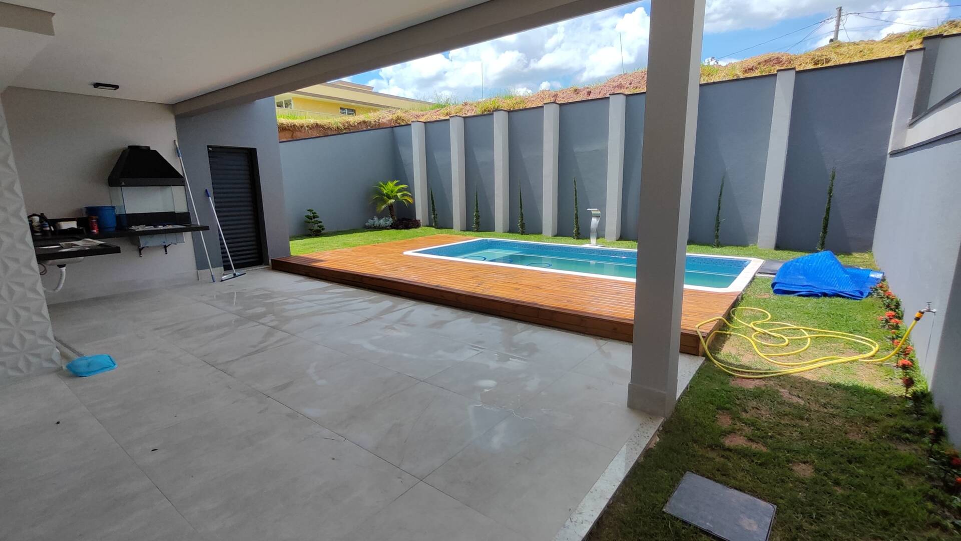 Casa de Condomínio à venda com 3 quartos, 240m² - Foto 4