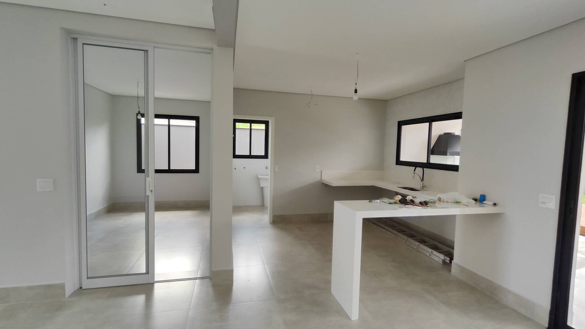 Casa de Condomínio à venda com 3 quartos, 240m² - Foto 3