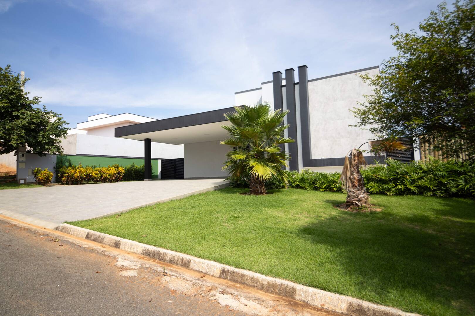 Casa de Condomínio à venda com 6 quartos, 330m² - Foto 31