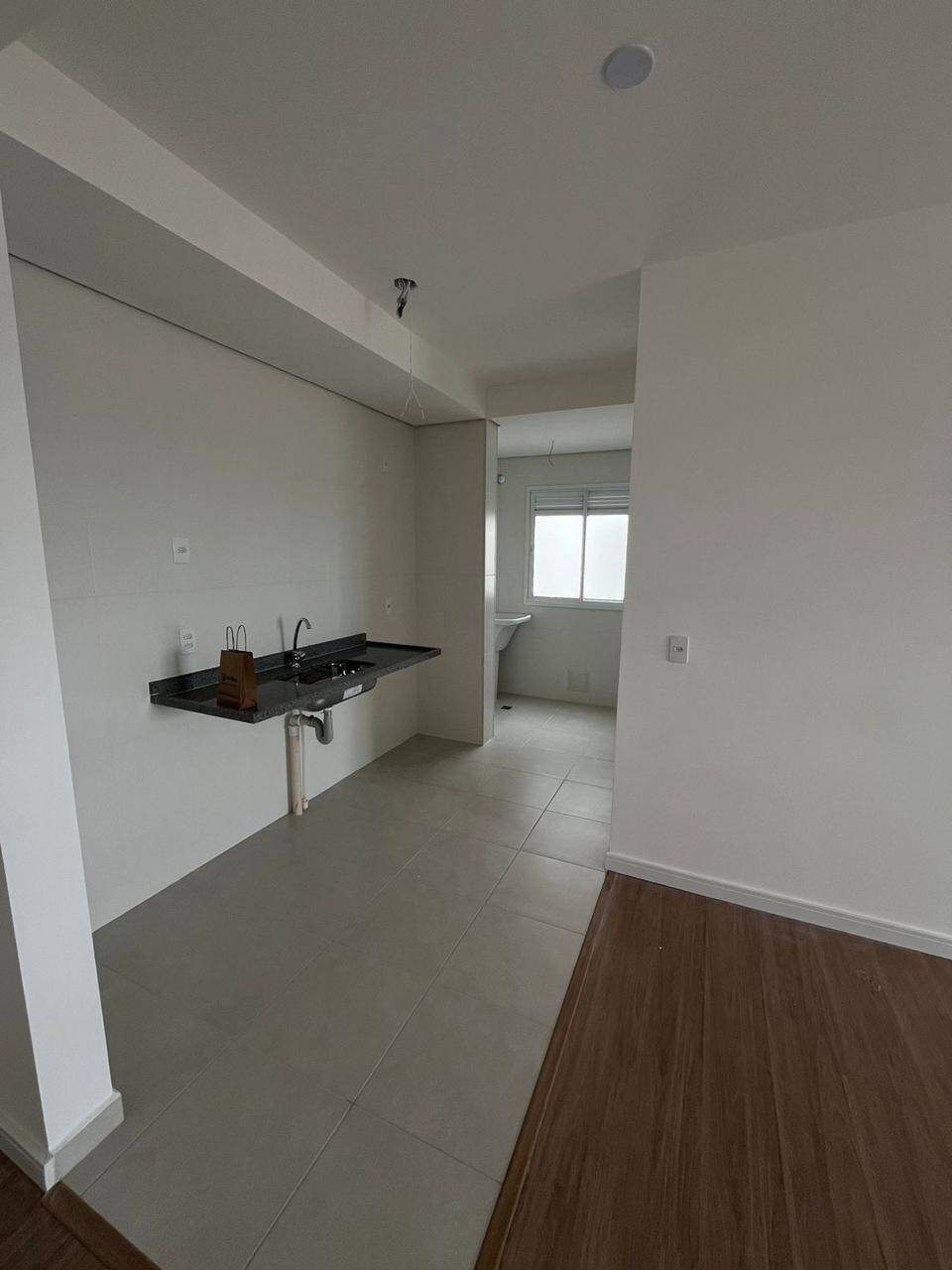 Apartamento à venda com 2 quartos, 64m² - Foto 4